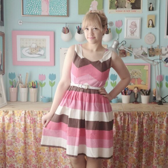 Modcloth Knitted Dove neapolitan stripe dress fits US Medium 6-8 - Picture 4 of 10